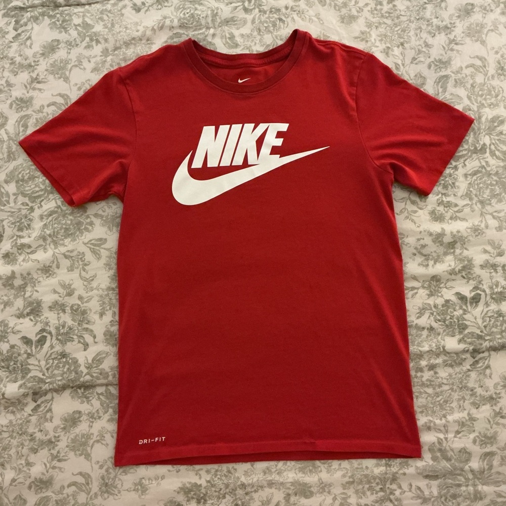 Nike Men's Short Sleeve Red Tee